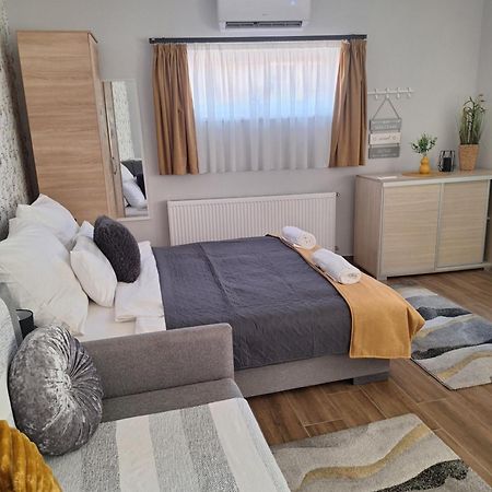 Varfal Apartman Eger Extérieur photo