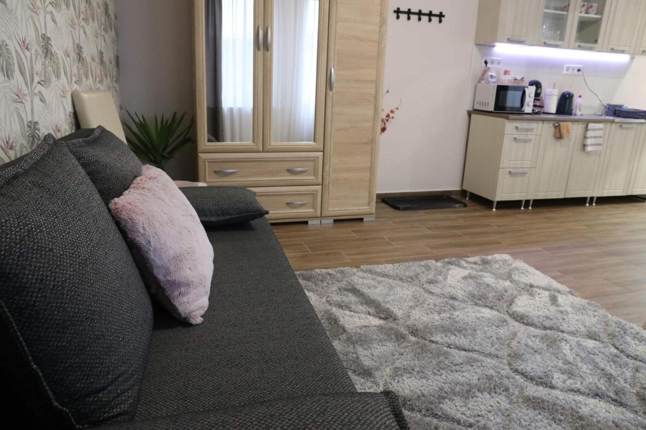 Varfal Apartman Eger Extérieur photo