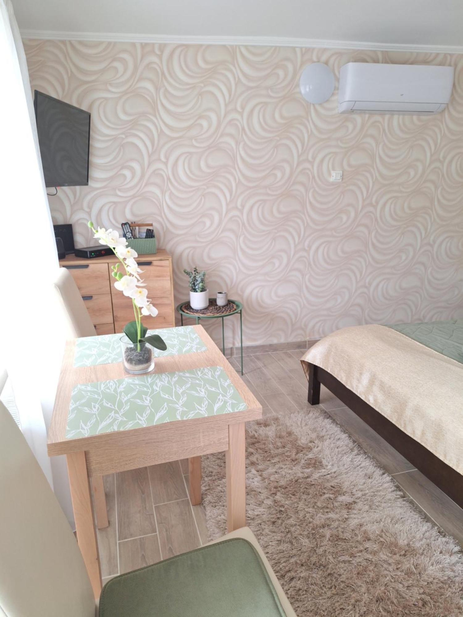 Varfal Apartman Eger Extérieur photo