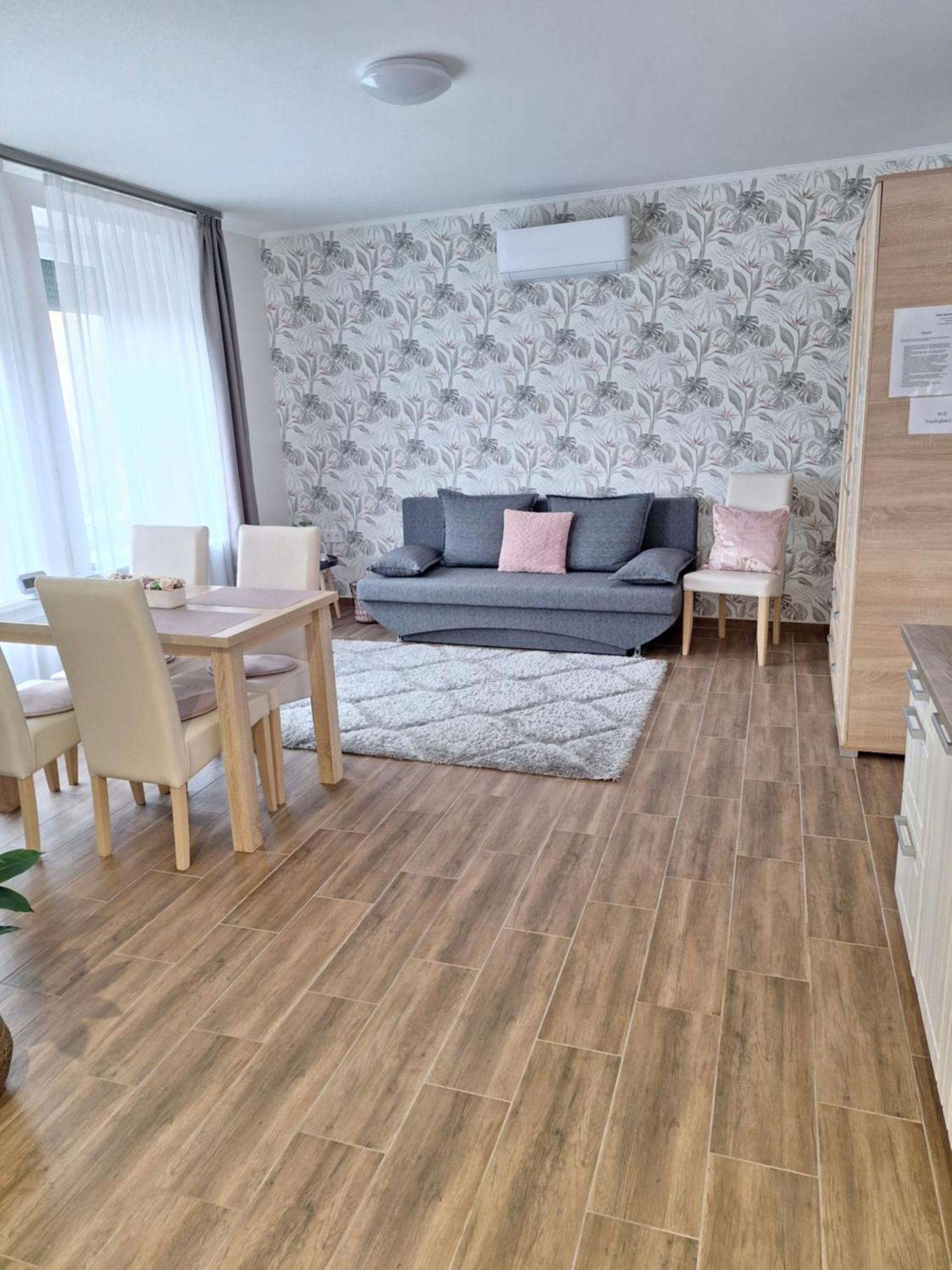 Varfal Apartman Eger Extérieur photo