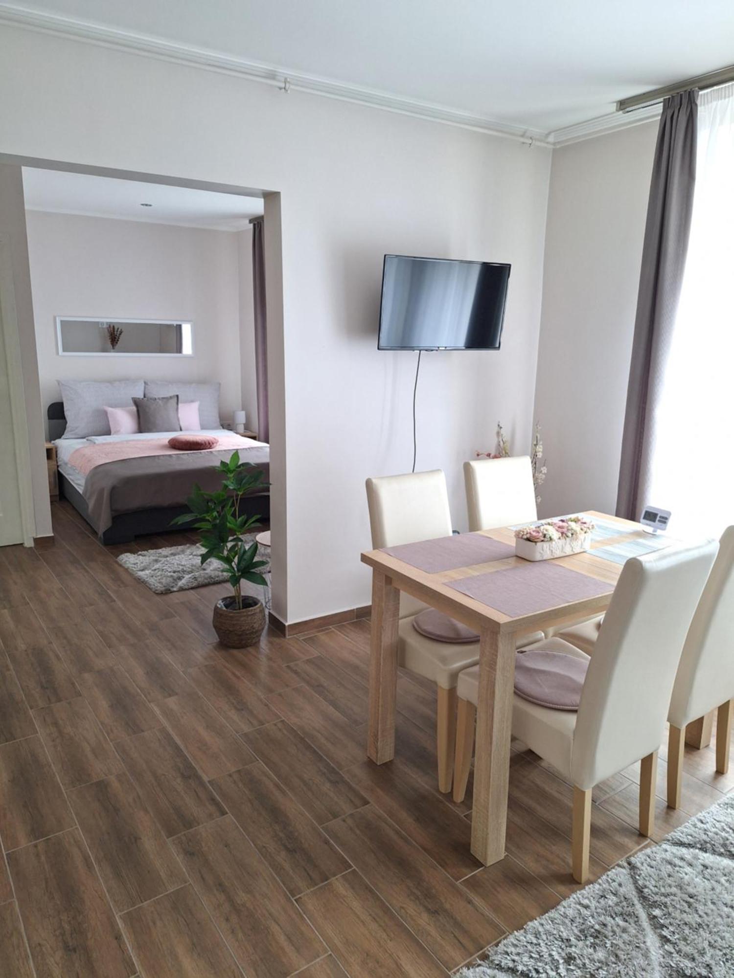 Varfal Apartman Eger Extérieur photo