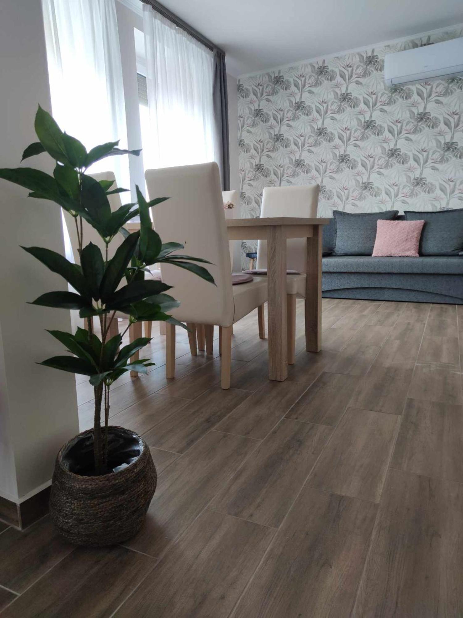 Varfal Apartman Eger Extérieur photo