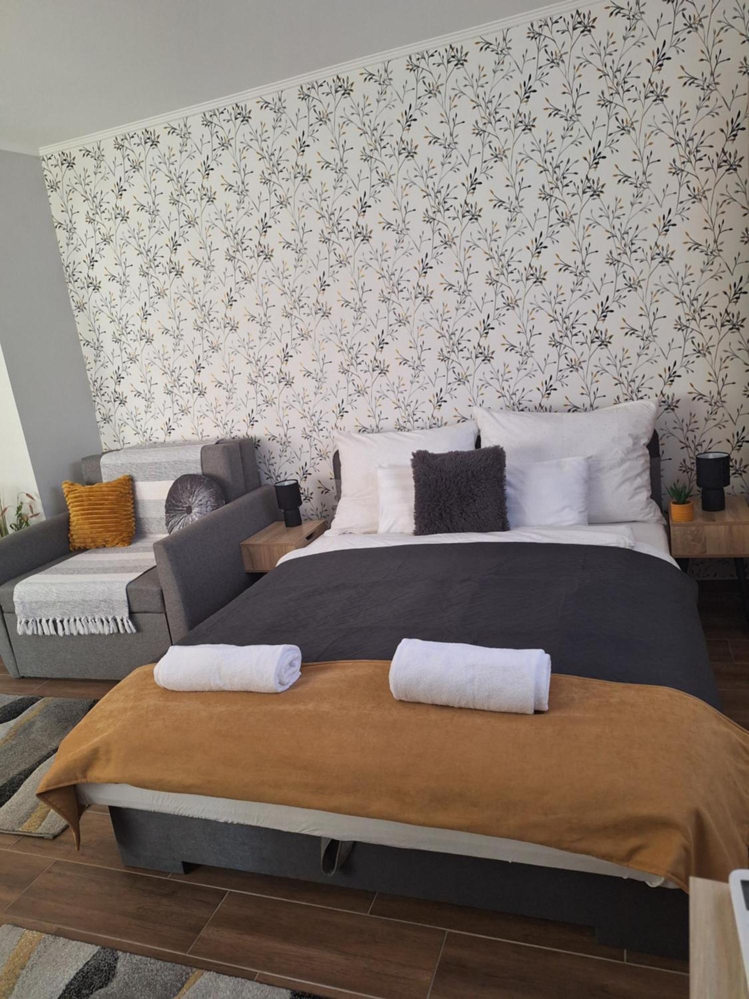 Varfal Apartman Eger Extérieur photo